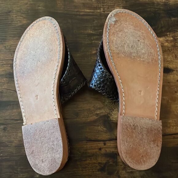 Palm Beach Sandals  Croc Dark Brown Leather flip-flops Size 7 / excellent - Picture 5 of 6